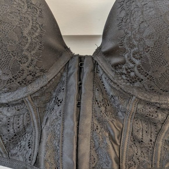 Black Front Close Lace Bralette - Picture 3 of 5